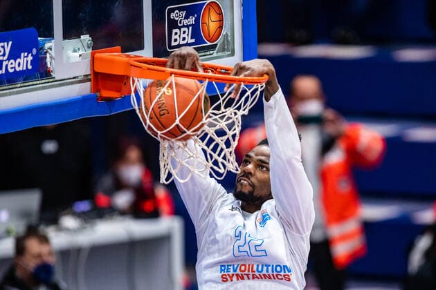 BB 1BL Syntainics MBC Brose Bamberg Chris Coffey 22 Syntainics MBC during the match Season 2021 2022 Men in the EasyCredit Bundesliga between Syntainics MBC and Brose Bamberg at Stadthalle Weissenfels on 29 December 2021 in Weissenfels, Sachsen Anhalt, Germany