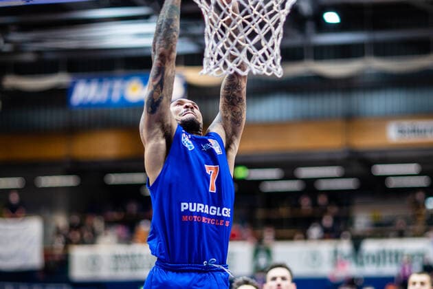 BB 1BL Syntainics MBC Brose Bamberg Sergio Kerusch 7 Syntainics MBC during the match Season 2021 2022 Men in the EasyCredit Bundesliga between Syntainics MBC and Brose Bamberg at Stadthalle Weissenfels on 29 December 2021 in Weissenfels, Sachsen Anhalt, Germany