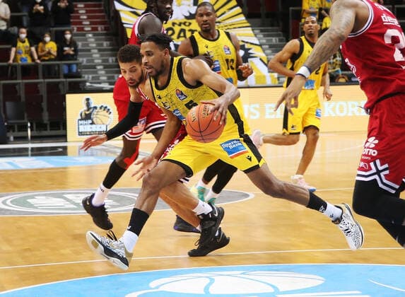 Justin Simon Riesen MHP Riesen Ludwigsburg vs Giessen 46ers Basketball Bundesliga 2021 2022 Ludwigsburg , GER, 29 12 2021,