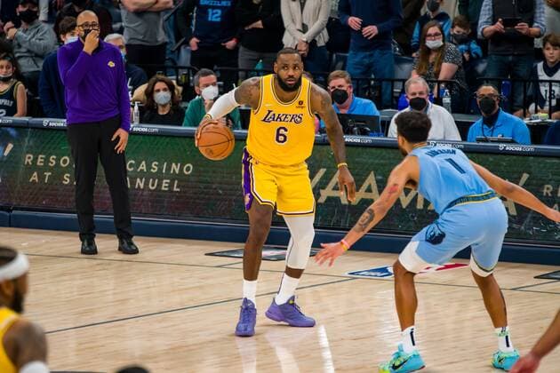 Lakers forward Lebron James (6) during the game between Grizzlieas and Lakers, at FedEx Forum in Memphis, Tennessee, US, 29 December 2021. Lakers at Memphis Grizzlies Basketball !ACHTUNG: NUR REDAKTIONELLE NUTZUNG!  Copyright: xMATTHEWxA.xSMITHx AME6699 20211230-20b90755c00aa7c55b97658c70186c70bb57badc