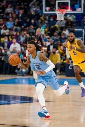 Grizzlies point guard Ja Morant (12) during the game between Grizzlieas and Lakers, at FedEx Forum in Memphis, Tennessee, US, 29 December 2021. Lakers at Memphis Grizzlies Basketball !ACHTUNG: NUR REDAKTIONELLE NUTZUNG!  Copyright: xMATTHEWxA.xSMITHx AME6692 20211230-82a0baaaa35bab5c6ee2930612128184e0ff7bea