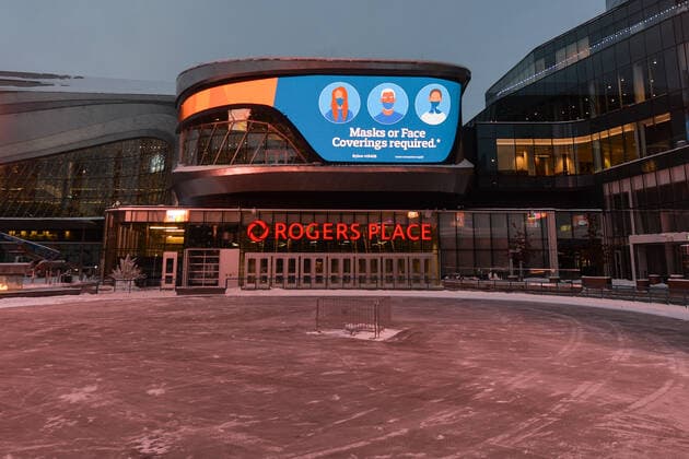 Ice hockey, Eishockey 2022 World Juniors Cancelled Due To COVID-19 Cases General view of the Rogers Place Arena after the announcement late afternoon. The 2022 World Juniors hockey tournament was cancelled Wednesday afternoon after multiple COVID-19 cases were found within the teams. On Wednesday, December 29, 2021, in Edmonton, Alberta, Canada. Edmonton Canada  Copyright: xArturxWidakx originalFilename:widak-icehocke211229_npCpB.jpg