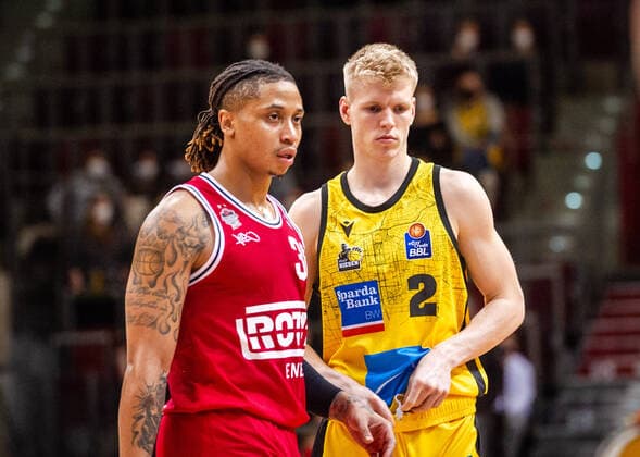 Timeric Dejaun Williams JR JobStairs Giessen 46ers 30 Jacob Patrick MHP RIESEN Ludwigsburg 2 at the BBL game MHP Riesen Ludwigsburg JobStairs Giessen 46ers on 29 12 2021 in Ludwigsburg MHPArena Germany Ludwigsburg 29 12 21 Basketball , 29 12 2021, Ludwigsburg Germany xpxsdx