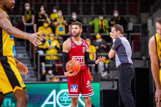 Kendale Deshawn McCullum JobStairs Giessen 46ers 0 at the BBL game MHP Riesen Ludwigsburg JobStairs Giessen 46ers on 29 12 2021 in Ludwigsburg MHPArena Germany Ludwigsburg 29 12 21 Basketball , 29 12 2021, Ludwigsburg Germany xpxsdx