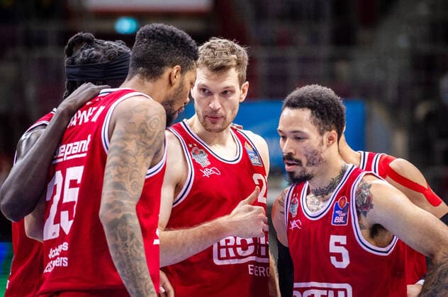 Florian Koch JobStairs Giessen 46ers 21 Kyan Anderson JobStairs Giessen 46ers 5 Phillip Darnell Fayne II JobStairs Giessen 46ers 25 Nuni Omot JobStairs Giessen 46ers 1 at the BBL game MHP Riesen Ludwigsburg JobStairs Giessen 46ers on 29 12 2021 in Ludwigsburg MHPArena Germany Ludwigsburg 29 12 21 Basketball , 29 12 2021, Ludwigsburg Germany xpxsdx