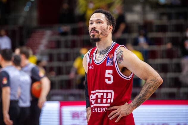 Kyan Anderson JobStairs Giessen 46ers 5 Disappointed at the BBL game MHP Riesen Ludwigsburg JobStairs Giessen 46ers on 29 12 2021 in Ludwigsburg MHPArena Germany Ludwigsburg 29 12 21 Basketball , 29 12 2021, Ludwigsburg Germany xpxsdx