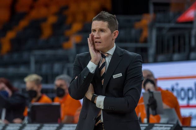 30 12 2021, Neu Ulm, Germany, ratiopharm Arena, ratiopharm ulm vs BG Goettingen Basketball Bundesliga, Head Coach Jaka Lakovic ratiopharm ulm gestures, gestures Photo H Langer Neu Ulm ratiopharm Arena Bavaria Germany.  Langer20211230_047 Langer-541