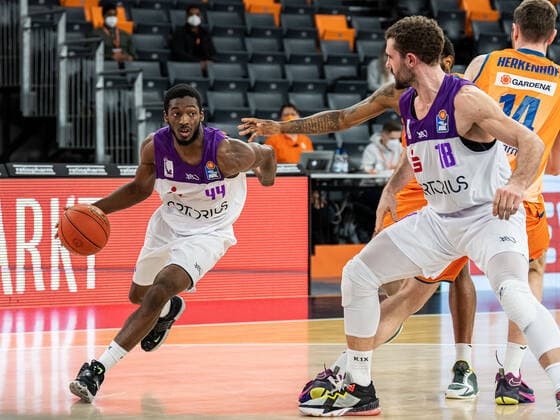 Kamar Baldwin BG Goettingen, 44 with speed, Ratiopharm Ulm vs BG Goettingen, easycredit 1 Bundesliga, Basketball, Men, 30 12 2021 Ratiopharm Ulm vs BG Goettingen, easycredit 1 Bundesliga, Basketball, Men, 30 12 2021 Neu Ulm Copyright: xMichaelxSchmidt Eibner-Pressefotx EP_MST