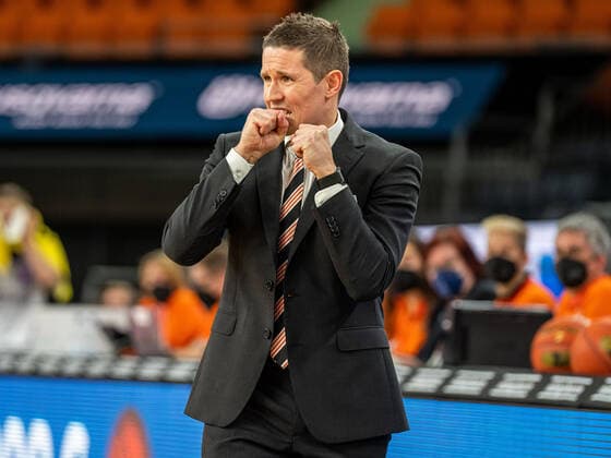 Jaka Lakovic Ratiopharm Ulm, head coach cant believe decision, Ratiopharm Ulm vs BG Goettingen, easycredit 1 Bundesliga, basketball, men, 30 12 2021 Ratiopharm Ulm vs BG Goettingen, easycredit 1 Bundesliga, basketball, men, 30 12 2021 New Ulm Copyright: xMichaelxSchmidt Eibner-Pressefotx EP_MST