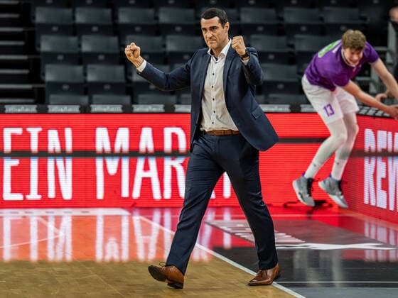 Roel Moors BG Goettingen, head coach cheers after win, Ratiopharm Ulm vs BG Goettingen, easycredit 1 Bundesliga, Basketball, Men, 30 12 2021 Ratiopharm Ulm vs BG Goettingen, easycredit 1 Bundesliga, Basketball, Men, 30 12 2021 Neu Ulm Copyright: xMichaelxSchmidt Eibner-Pressefotx EP_MST
