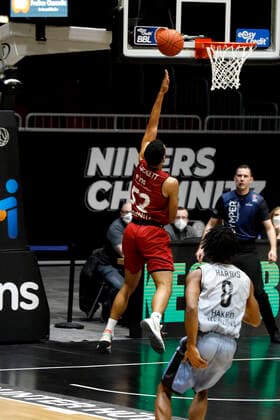 30 12 2021, easyCredit Basketball Bundesliga, BBL, 2021 2022 season, men, Chemnitz Niners HAKRO Merlins Crailsheim Trent Lockett, Niners Chemnitz Chemnitz Fair Chemnitz Saxony Germany