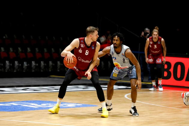 30 12 2021, easyCredit Basketball Bundesliga, BBL, 2021 2022 season, men, Chemnitz Niners HAKRO Merlins Crailsheim Jan Niklas Wimberg, Niners Chemnitz Chemnitz Fair Chemnitz Saxony Germany