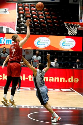 30 12 2021, easyCredit Basketball Bundesliga, BBL, 2021 2022 season, men, Chemnitz Niners HAKRO Merlins Crailsheim Jonas Richter, Niners Chemnitz Chemnitz Fair Chemnitz Saxony Germany