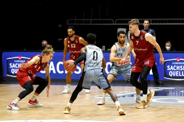 30 12 2021, easyCredit Basketball Bundesliga, BBL, season 2021 2022, men, Chemnitz Niners HAKRO Merlins Crailsheim T J Shorts, HAKRO Merlins Crailsheim Chemnitz Fair Chemnitz Saxony Germany