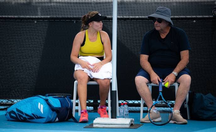 Mandatory Credit: Photo by Rob Prange Shutterstock (12682909ai) Sofia Kenin of the United States during practice ahead of the 2022 Adelaide International WTA, Tennis Damen 500 tennis tournament 2022 Adelaide International Pre-Tournament - 01 Jan 2022 2022 Adelaide International Pre-Tournament - 01 Jan 2022  Copyright: xRobxPrange Shutterstockx 12682909ai