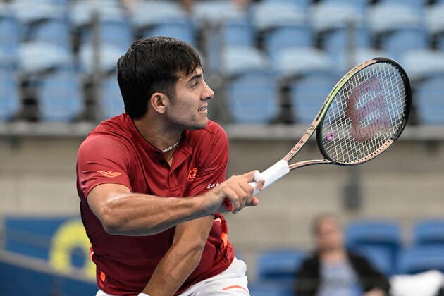1st January 2022; Ken Rosewall Arena, Sydney, New South Wales, Australia; ATP, Tennis Herren Cup Australia, Sydney, Day 1 Chile versus Spain; Cristian Garin of Chile watches forehand return to Roberto Bautista Agut of Spain  ActionPlus12351887 NigelxOwen