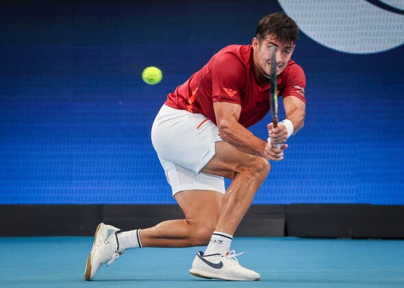TENNIS ATP, Tennis Herren CUP, Cristian Garin of Team Chile hits a shot during his match against Roberto Bautista Agut of Team Spain during Day 1 of the ATP Cup tournament at Ken Rosewall Arena in Sydney, Saturday, January 1, 2022. ( NO ARCHIVING, EDITORIAL USE ONLY, NO USE IN BOOKS WITHOUT CONSENT SYDNEY NSW AUSTRALIA  Copyright: xDAVIDxGRAYx 20220101001610097234