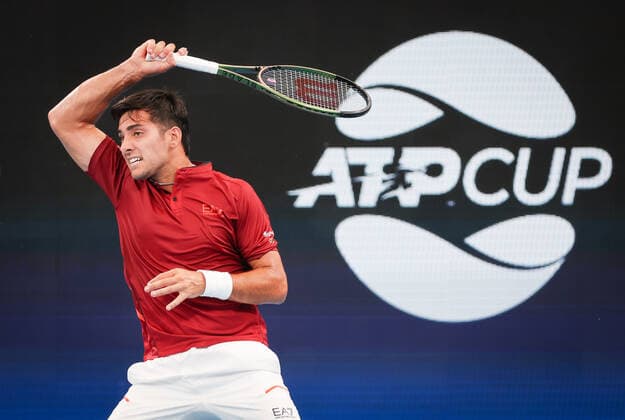 TENNIS ATP, Tennis Herren CUP, Cristian Garin of Team Chile hits a shot during his match against Roberto Bautista Agut of Team Spain during Day 1 of the ATP Cup tournament at Ken Rosewall Arena in Sydney, Saturday, January 1, 2022. ( NO ARCHIVING, EDITORIAL USE ONLY, NO USE IN BOOKS WITHOUT CONSENT SYDNEY NSW AUSTRALIA  Copyright: xDAVIDxGRAYx 20220101001610097251
