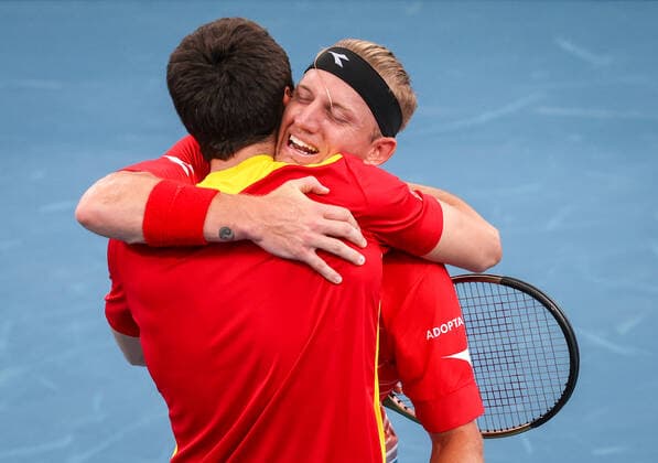 TENNIS ATP, Tennis Herren CUP, Alejandro Davidovich Fokina (R) and Pedro Martinez of Team Spain celebrate after winning their doubles match against Tomas Barrios Vera and Alejandro Table of Team Chile during Day 1 of the ATP Cup tournament at Ken Rosewall Arena in Sydney, Saturday, January 1, 2022. ( NO ARCHIVING, EDITORIAL USE ONLY, NO USE IN BOOKS WITHOUT CONSENT SYDNEY NSW AUSTRALIA  Copyright: xDAVIDxGRAYx 20220101001610109256