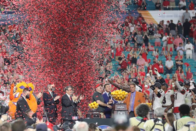 December 31, 2021: The Capital One Orange Bowl trophy presentation with the Georgia Bulldogs during the 88th Capital One Orange Bowl at Hard Rock Stadium in Miami Gardens, Florida - ZUMAk149 20211231_zsp_k149_034 Copyright: xCoryxKnowltonx