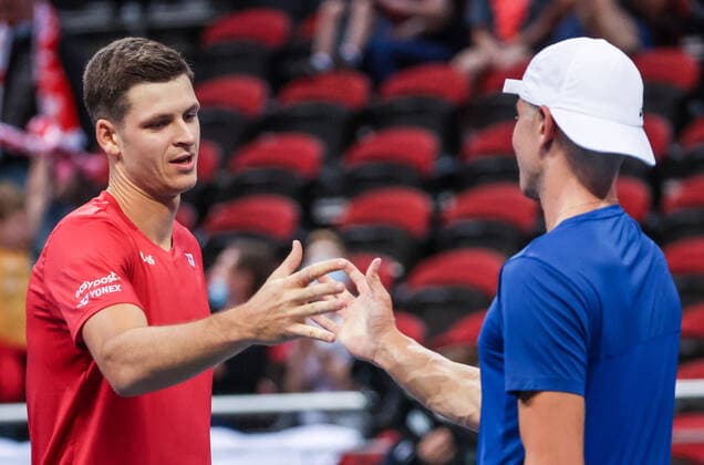 TENNIS ATP, Tennis Herren CUP, Hubert Hurkacz (L) of Team Poland shakes hands with Aristotelis Thanos of Team Greece after winning their match during Day 1 of the ATP Cup tournament at Ken Rosewall Arena in Sydney, Saturday, January 1, 2022. ( NO ARCHIVING, EDITORIAL USE ONLY, NO USE IN BOOKS WITHOUT CONSENT SYDNEY NSW AUSTRALIA  Copyright: xDAVIDxGRAYx 20220101001610127121