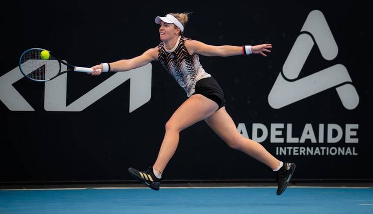Mandatory Credit: Photo by Rob Prange Shutterstock (12683187i) Catherine McNally of the United States in action during the first qualifications round at the 2022 Adelaide International WTA, Tennis Damen 500 tennis tournament Adelaide International, Tennis, Memorial Drive Tennis Centre, Adelaide, Australia - 02 Jan 2022 Adelaide International, Tennis, Memorial Drive Tennis Centre, Adelaide, Australia - 02 Jan 2022  Copyright: xRobxPrange Shutterstockx 12683187i