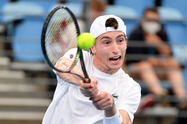 TENNIS ATP, Tennis Herren CUP, France?s Ugo Humbert plays a shot against Russia?s Daniil Medvedev on day 2 of the ATP Cup tennis tournament at Ken Rosewall Arena in Sydney, Sunday, January 2, 2022. ( NO ARCHIVING, EDITORIAL USE ONLY, NO USE IN BOOKS WITHOUT CONSENT SYDNEY NSW AUSTRALIA  Copyright: xMICKxTSIKASx 20220102001610271990