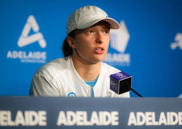 Sport Bilder des Tages Mandatory Credit: Photo by Rob Prange Shutterstock (12683187ab) Iga Swiatek of Poland talks to the media ahead of the 2022 Adelaide International WTA, Tennis Damen 500 tennis tournament Adelaide International, Tennis, Memorial Drive Tennis Centre, Adelaide, Australia - 02 Jan 2022 Adelaide International, Tennis, Memorial Drive Tennis Centre, Adelaide, Australia - 02 Jan 2022  Copyright: xRobxPrange Shutterstockx 12683187ab