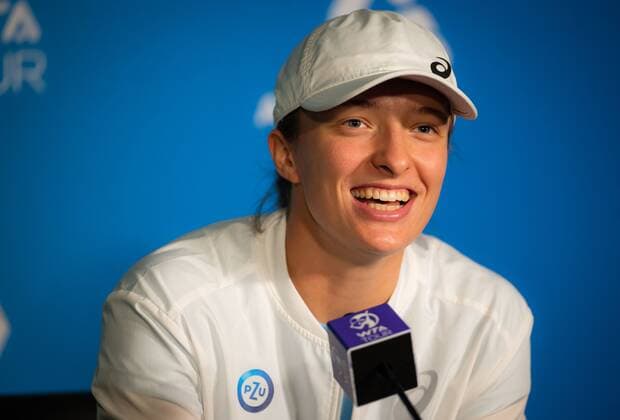 Mandatory Credit: Photo by Rob Prange Shutterstock (12683187ad) Iga Swiatek of Poland talks to the media ahead of the 2022 Adelaide International WTA, Tennis Damen 500 tennis tournament Adelaide International, Tennis, Memorial Drive Tennis Centre, Adelaide, Australia - 02 Jan 2022 Adelaide International, Tennis, Memorial Drive Tennis Centre, Adelaide, Australia - 02 Jan 2022  Copyright: xRobxPrange Shutterstockx 12683187ad