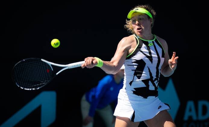 Mandatory Credit: Photo by Rob Prange Shutterstock (12683187bp) Anna-Lena Friedsam of Germany in action during the first qualifications round of the 2022 Adelaide International WTA, Tennis Damen 500 tennis tournament Adelaide International, Tennis, Memorial Drive Tennis Centre, Adelaide, Australia - 02 Jan 2022 Adelaide International, Tennis, Memorial Drive Tennis Centre, Adelaide, Australia - 02 Jan 2022  Copyright: xRobxPrange Shutterstockx 12683187bp
