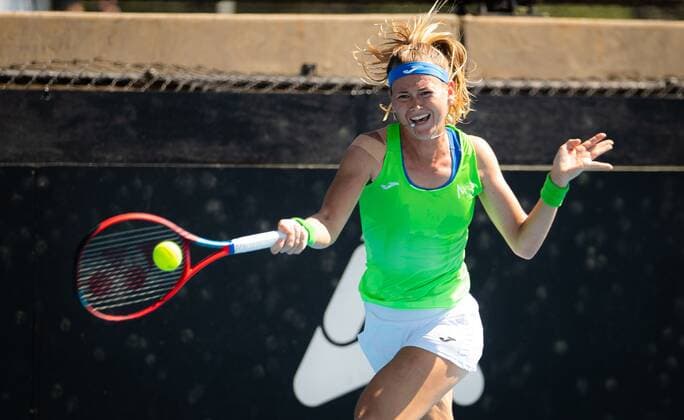 Mandatory Credit: Photo by Rob Prange Shutterstock (12683187cd) Marie Bouzkova of the Czech Republic in action during the first qualifications round of the 2022 Adelaide International WTA, Tennis Damen 500 tennis tournament Adelaide International, Tennis, Memorial Drive Tennis Centre, Adelaide, Australia - 02 Jan 2022 Adelaide International, Tennis, Memorial Drive Tennis Centre, Adelaide, Australia - 02 Jan 2022  Copyright: xRobxPrange Shutterstockx 12683187cd