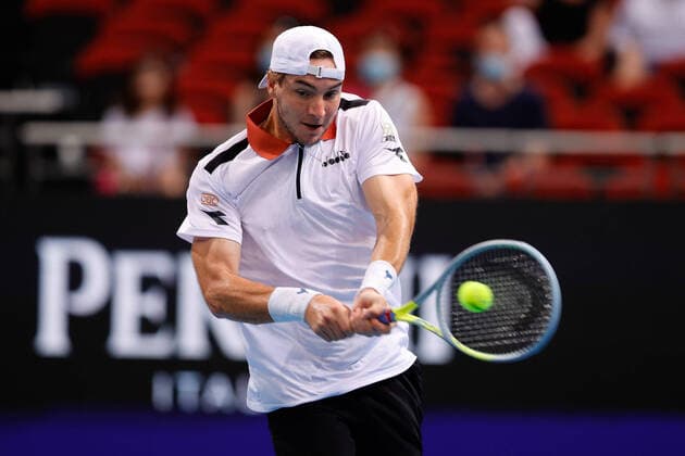 Jan-Lennard Struff of Team Germany plays a shot against Daniel Evans of Team Great Britain during the ATP, Tennis Herren Cup at Qudos Bank Arena, Sydney Olympic Park Tennis Centre, Sydney, Australia on 2 January 2022. Copyright: xPeterxDovganx 30460074