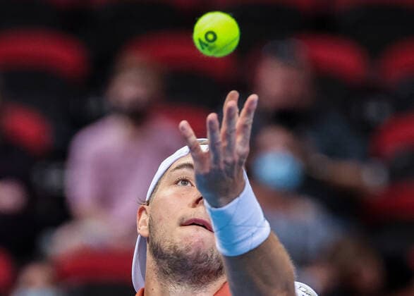 TENNIS ATP, Tennis Herren CUP, Jan-Lennard Struff of Team Germany serves during his match against Daniel Evans of Team Great Britain on day 2 of the ATP Cup tennis tournament at Qudos Arena in Sydney, Sunday, January 2, 2022. ( NO ARCHIVING, EDITORIAL USE ONLY, NO USE IN BOOKS WITHOUT CONSENT SYDNEY NSW AUSTRALIA  Copyright: xDAVIDxGRAYx 20220102001610303168