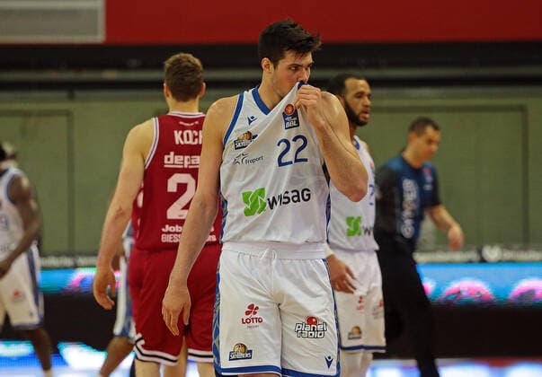 02 01 2022, xovx, Basketball 1 Bundesliga, easy Credit BBL, JobStairs Giessen 46ers Fraport Skyliners Frankfurt Brooks DeBisschop Fraport Skyliners Frankfurt disappointed, disappointed looking Giessen Sporthalle Ost Hessen Germany EN