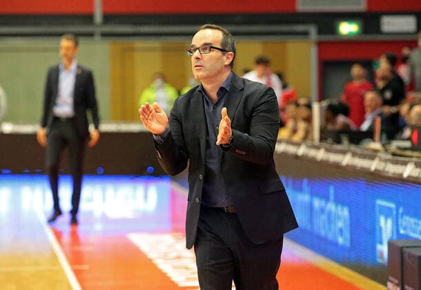 02 01 2022, xovx, Basketball 1 Bundesliga, easy Credit BBL, JobStairs Gießen 46ers Fraport Skyliners Frankfurt Headcoach Diego Ocampo Fraport Skyliners Frankfurt Gießen Sporthalle Ost Hessen Germany EN