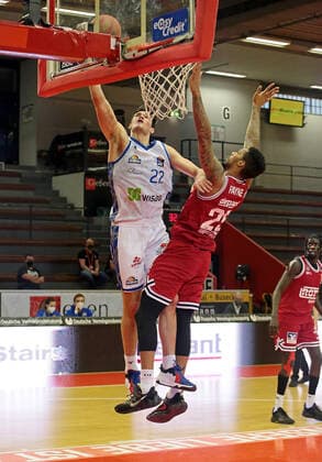 02 01 2022, xovx, Basketball 1 Bundesliga, easy Credit BBL, JobStairs Gießen 46ers Fraport Skyliners Frankfurt v l Brooks DeBisschop Fraport Skyliners Frankfurt , Phillip Fayne II Gießen 46ers Gießen Sporthalle Ost Hessen Germany EN