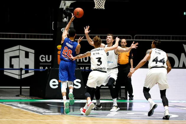 02 01 2022, easyCredit Basketball Bundesliga, BBL, 2021 2022 season, men, Chemnitz Niners Syntainics MBC Jamel Morris, Syntainics MBC, Malte Ziegenhagen, Niners Chemnitz Chemnitz Fair Chemnitz Saxony Germany