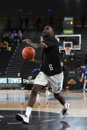Basketball I Mens I 2021 2022 Season I Bundesliga I 13 Matchday I Hamburg Towers ALBA Berlin I 02 01 2022 Osaro Juergen Rich 6, Point Guard, Hamburg Towers bewim Aufwärmen Hamburg edel optics de Arena Hamburg Germany. Copyright: xLobeca AndreasxHannigx