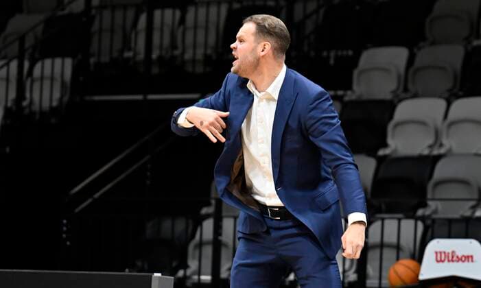 02 01 2022 Basketball Season 2021 2022 2 Bundesliga Pro A 17 Matchday Nürnberg Falcons Basketball Club NBC wiha Panthers Schwenningen Vytautas Buzas coach head coach Nürnberg Falcons BC NBC excited