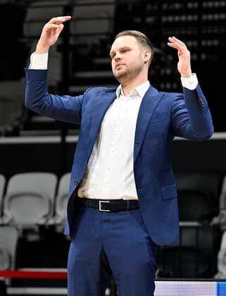 02 01 2022 Basketball Season 2021 2022 2 Bundesliga Pro A 17 Spieltag Nürnberg Falcons Basketball Club NBC wiha Panthers Schwenningen Vytautas Buzas Trainer Headcoach Nürnberg Falcons BC NBC gestures gesture