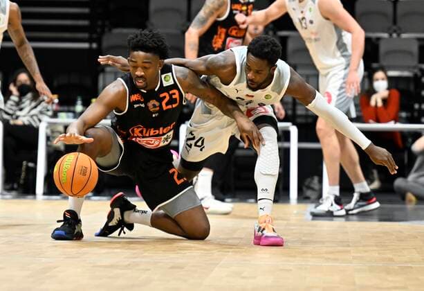 02 01 2022 Basketball Season 2021 2022 2 Bundesliga Pro A 17 Matchday Nürnberg Falcons Basketball Club NBC wiha Panthers Schwenningen Raiquan Leeandre Clark 23, wiha panthers Schwenningen Roland L Amour Nyama 24, Nürnberg Falcons BC NBC