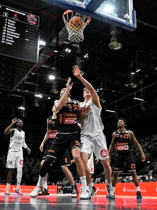 02 01 2022 Basketball Season 2021 2022 2 Bundesliga Pro A 17 Game Day Nuremberg Falcons Basketball Club NBC wiha Panthers Schwenningen Waverly Austin 32, wiha panthers Schwenningen Jonathan Maier 13, Nuremberg Falcons BC NBC