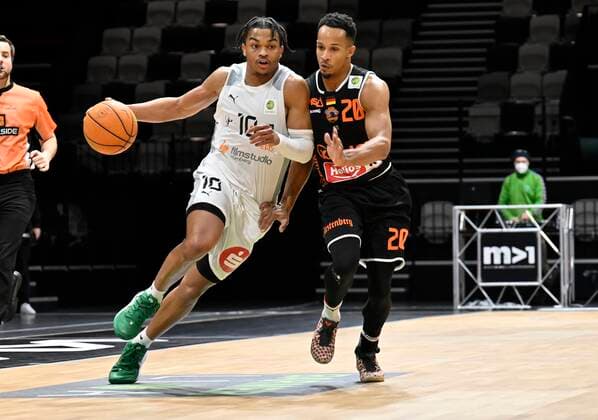 02 01 2022 Basketball Season 2021 2022 2 Bundesliga Pro A 17 Matchday Nürnberg Falcons Basketball Club NBC wiha Panthers Schwenningen Evan Derek Taylor 10, Nürnberg Falcons BC NBC Esosa Kelvin Okundaye 20, wiha panthers Schwenningen