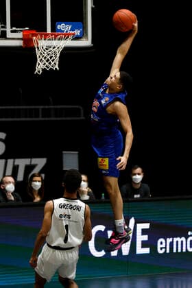02 01 2022, easyCredit Basketball Bundesliga, BBL, season 2021 2022, men, Chemnitz Niners Syntainics MBC Evans Rapieque, Syntainics MBC Chemnitz Messe Chemnitz Sachsen Germany