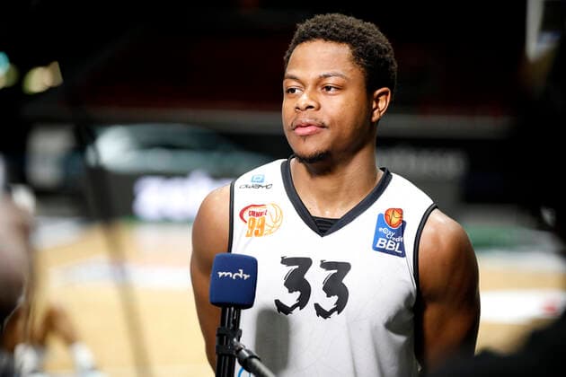 02 01 2022, easyCredit Basketball Bundesliga, BBL, 2021 2022 season, mens, Chemnitz Niners Syntainics MBC Eric Washington, Niners Chemnitz interviewing Chemnitz Messe Chemnitz Saxony Germany
