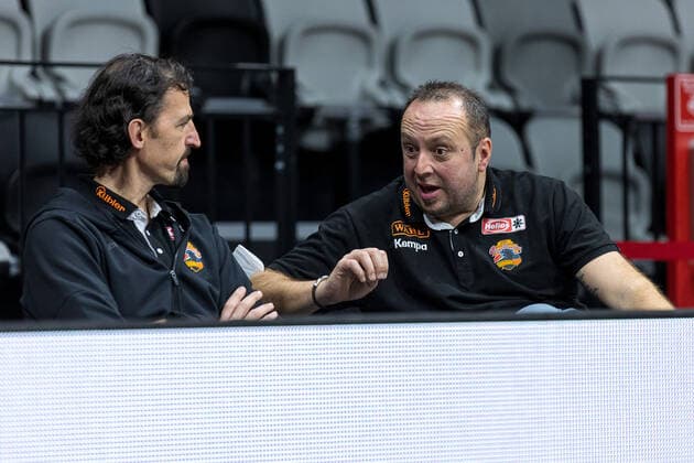 Aleksandar Nadjfeji wiha Panthers Schwenningen, Co Trainer , Alen Velcic wiha Panthers Schwenningen, Trainer , Nuernberg Falcons BC vs wiha Panthers Schwenningen, Basketball, 2 Bundesliga Pro A, 17 Spieltag, 02 01 2022 Nuernberg Falcons BC vs wiha Panthers Schwenningen, Basketball, 2 Bundesliga Pro A, 17 Spieltag, 02 01 2022 Nuernberg Copyright: xEIBNER GuenerxSantemizx EP_GSZ