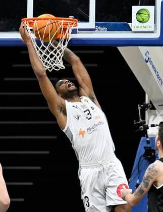 02 01 2022 Basketball Season 2021 2022 2 Bundesliga Pro A 17 Spieltag Nürnberg Falcons Basketball Club NBC wiha Panthers Schwenningen Antonio Lee AJ Davis Jr 3, Nürnberg Falcons BC NBC Dunking Dunk