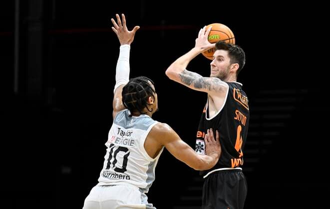 02 01 2022 Basketball Season 2021 2022 2 Bundesliga Pro A 17 Matchday Nürnberg Falcons Basketball Club NBC wiha Panthers Schwenningen Evan Derek Taylor 10, Nürnberg Falcons BC NBC Grant Sitton 0, wiha panthers Schwenningen