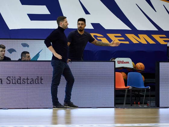 Coaching Team Igor Perovic VfL Kirchheim Knights Headcoach, Coach, Trainer and Brian Wenzel VfL Kirchheim Knights Coach, Co Trainer Rostock Seawolves vs VfL Kirchheim Knights, 2 Barmer Basketball Bundesliga, ProA, 2 Bundesliga, Spielzeit 2021 2022, 17 Spieltag, 02 01 2022 Rostock Seawolves vs VfL Kirchheim Knights, 2 Barmer Basketball Bundesliga, ProA, Spielzeit 2021 2022, 17 Spieltag, 02 01 2022 Rostock Copyright: xStephaniexZerbe xEibner-Pressefotox EP_SZE