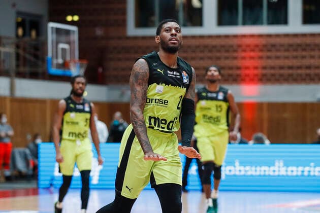 GER, Wuerzburg, tectake Arena, 02 01 2022, emspor, emonline, despor, deonline, s Oliver Wuerzburg vs Medi Bayreuth, easyCredit BBL, matchday 15 picture cheering after a crunchtime three-pointer at Sacar Anim medi Bayreuth Copyright: HMBxMedia JulienxBecker
